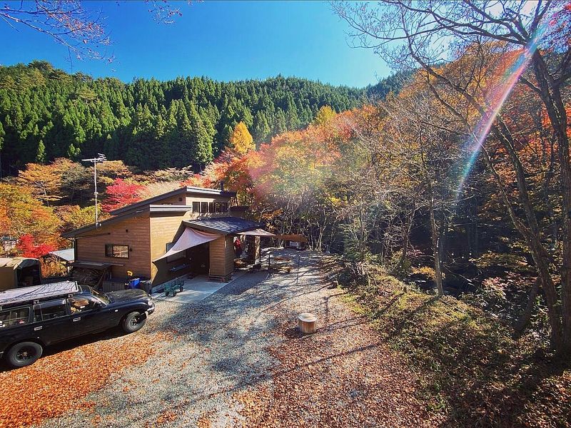 広い敷地を全部一組貸切!季節ごとの景色を味わってみてください!