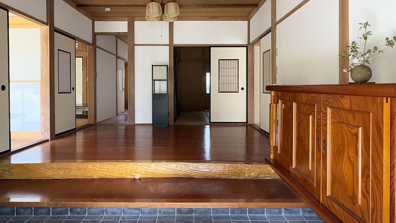 玄関ホールです。広々としております。