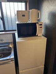 冷蔵庫、電子レンジ、電気ケトル、電気ケトル