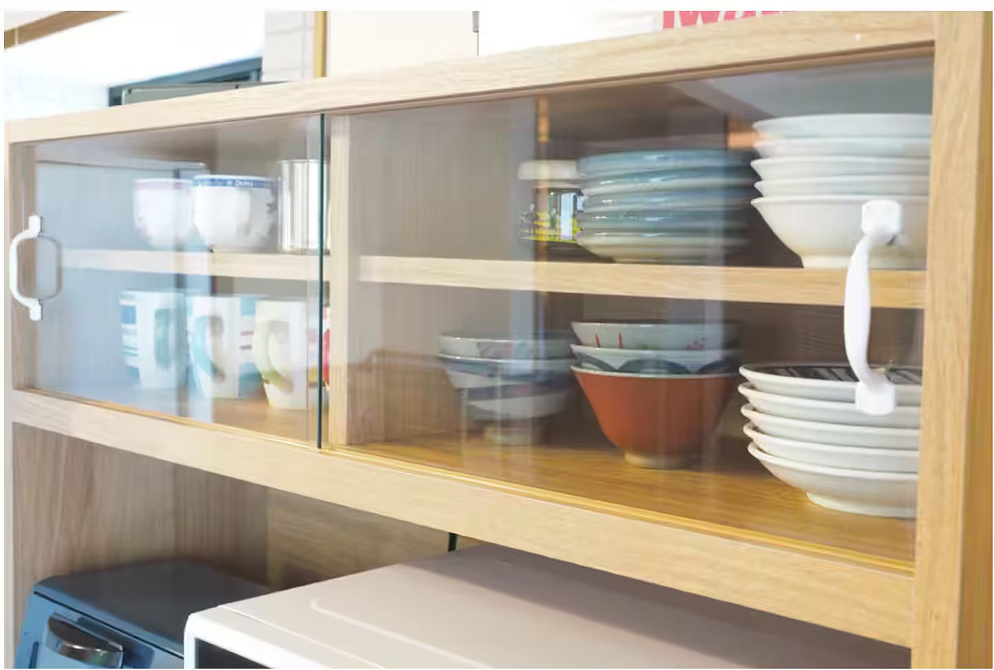 食器類、調理器具は一通り揃えております。