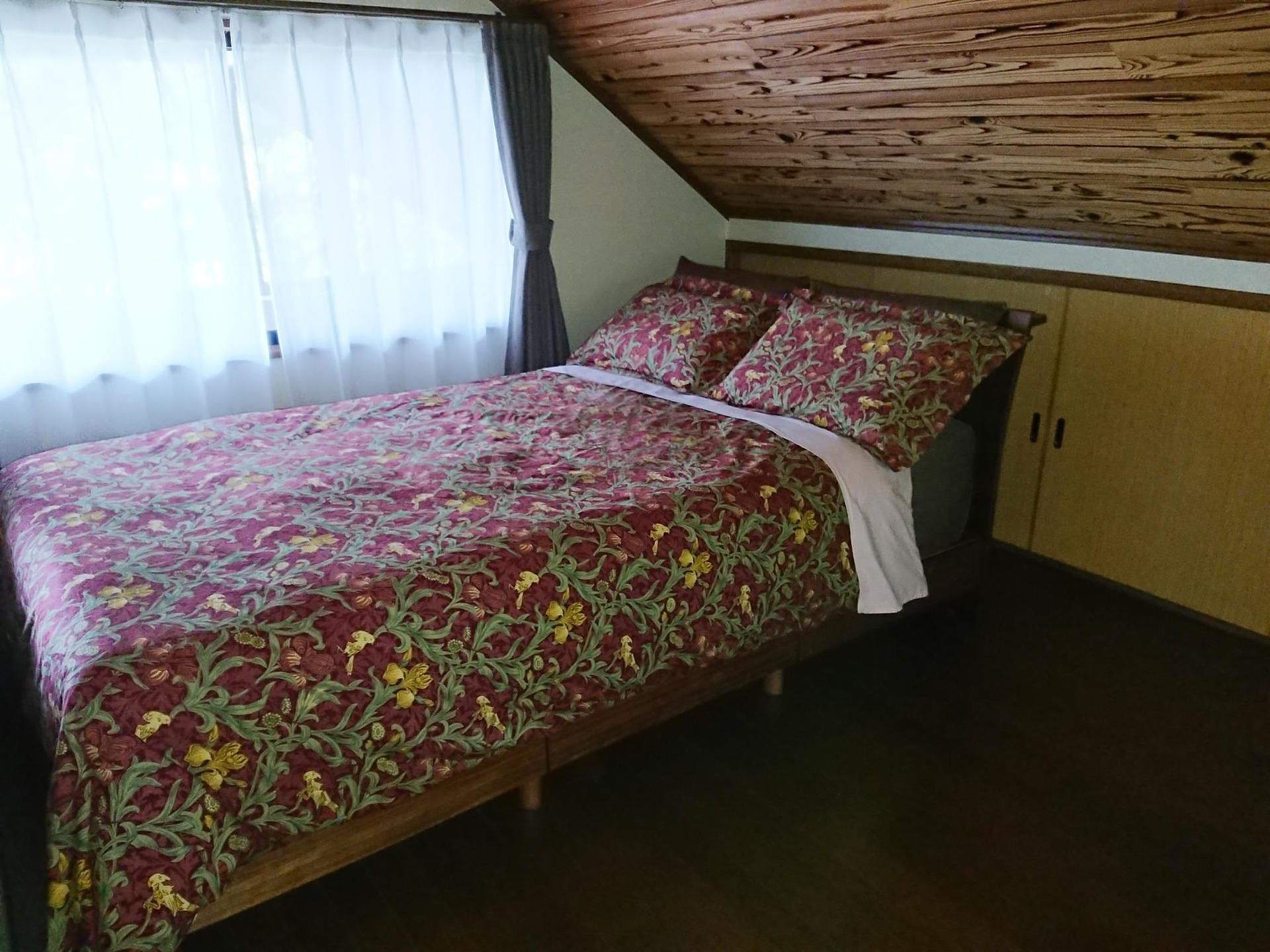 セミダブルベッド