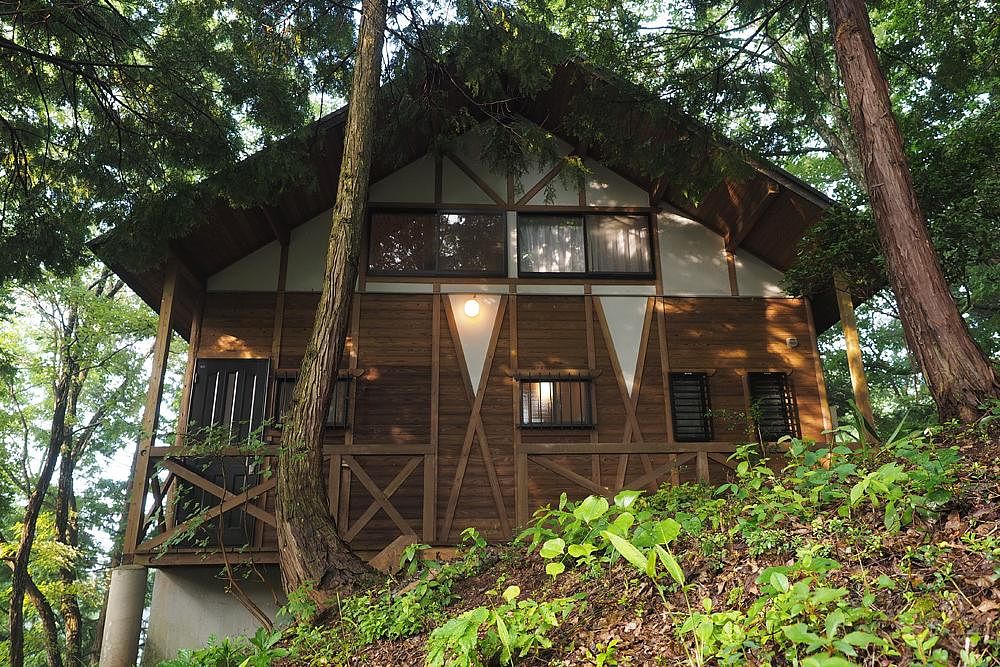 玄関前の外観 /ロッジの入り口