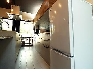 家庭用冷蔵庫を設置しています。