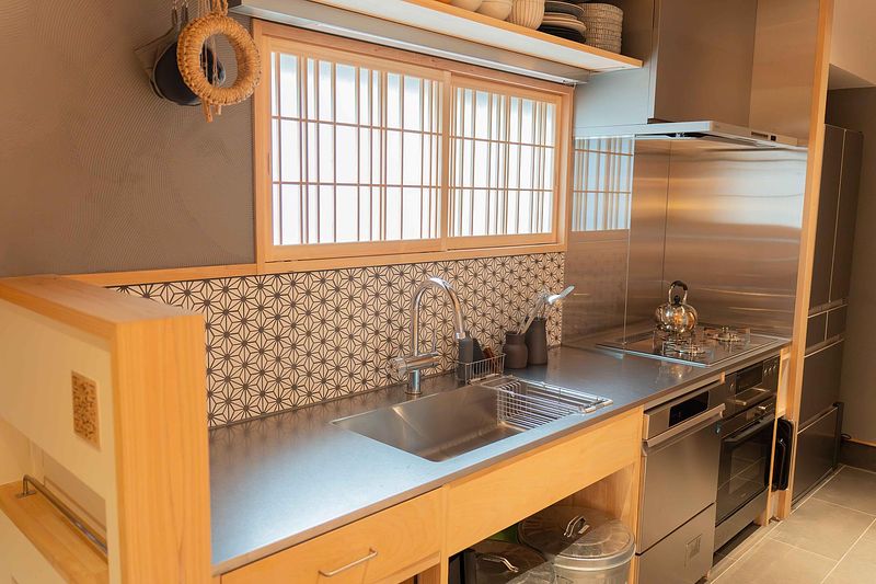 asterisk HIROSHIMA-image