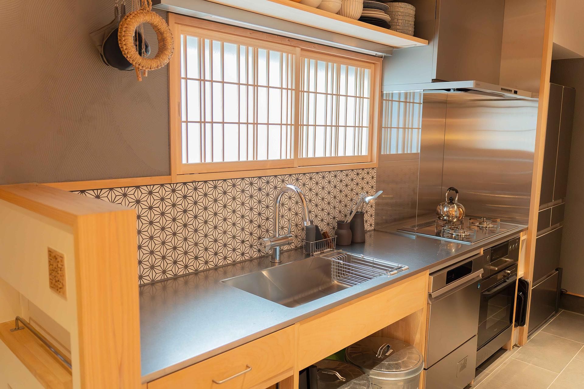 asterisk HIROSHIMA-image