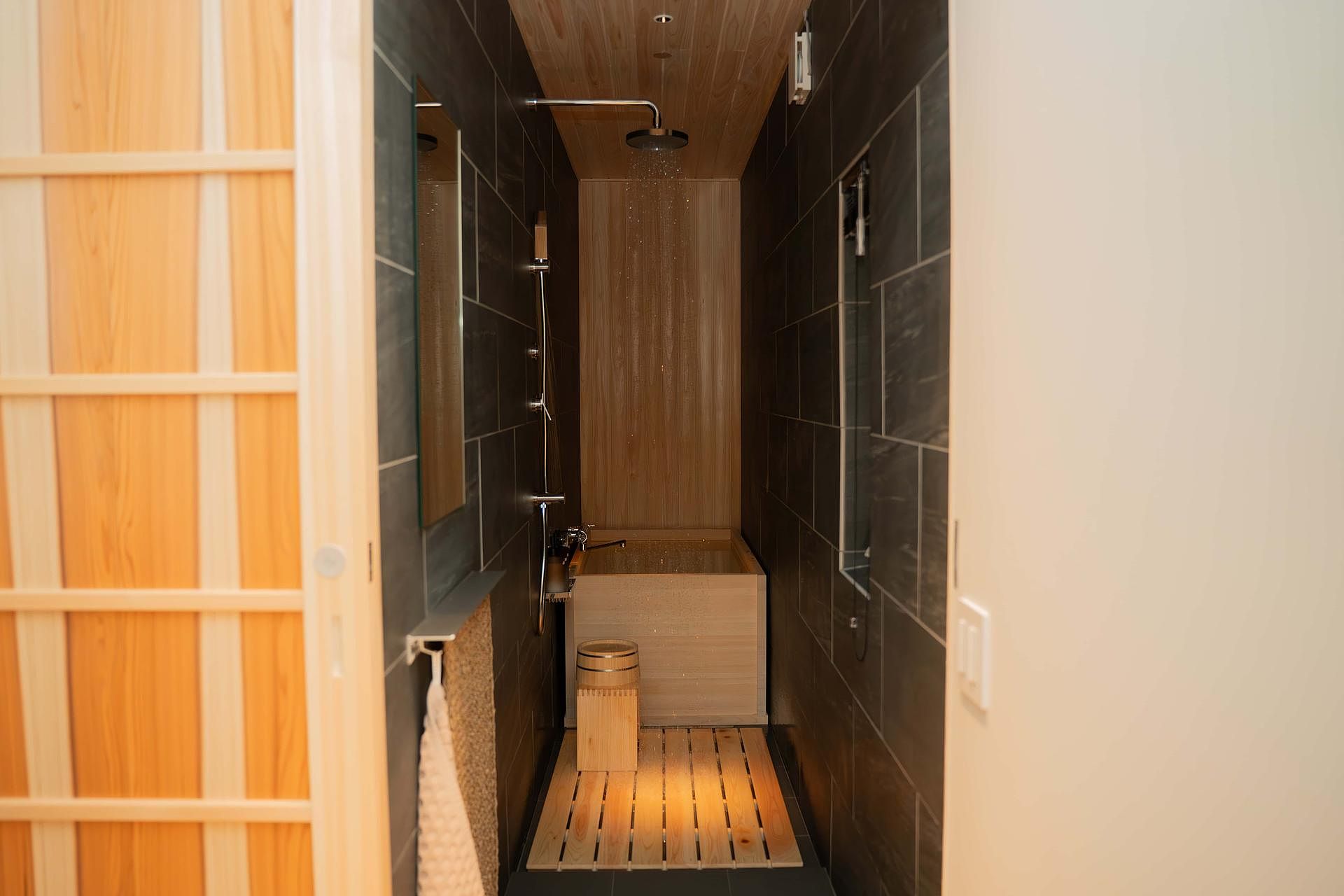 asterisk HIROSHIMA-image