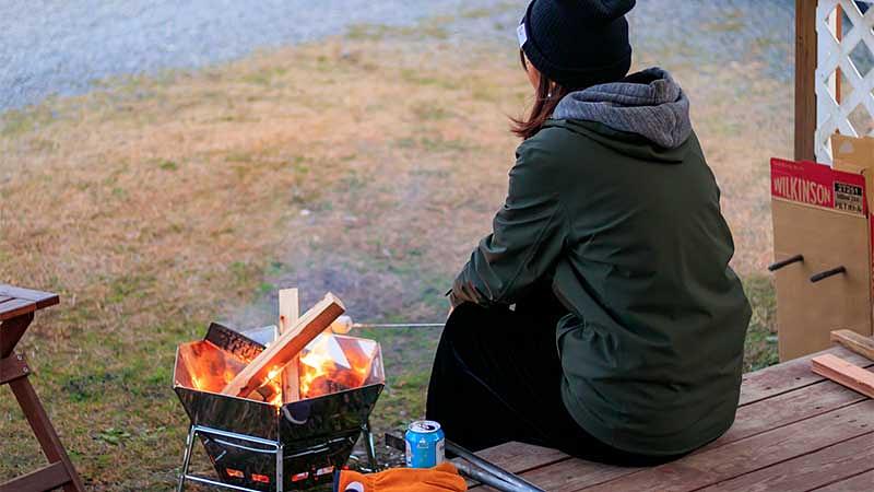 冬キャンプの服装は「レイヤリング」が基本