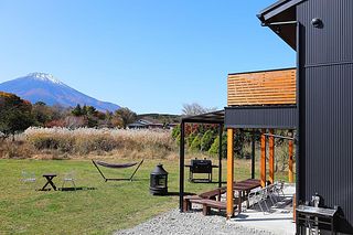 外観＆芝生のお庭
