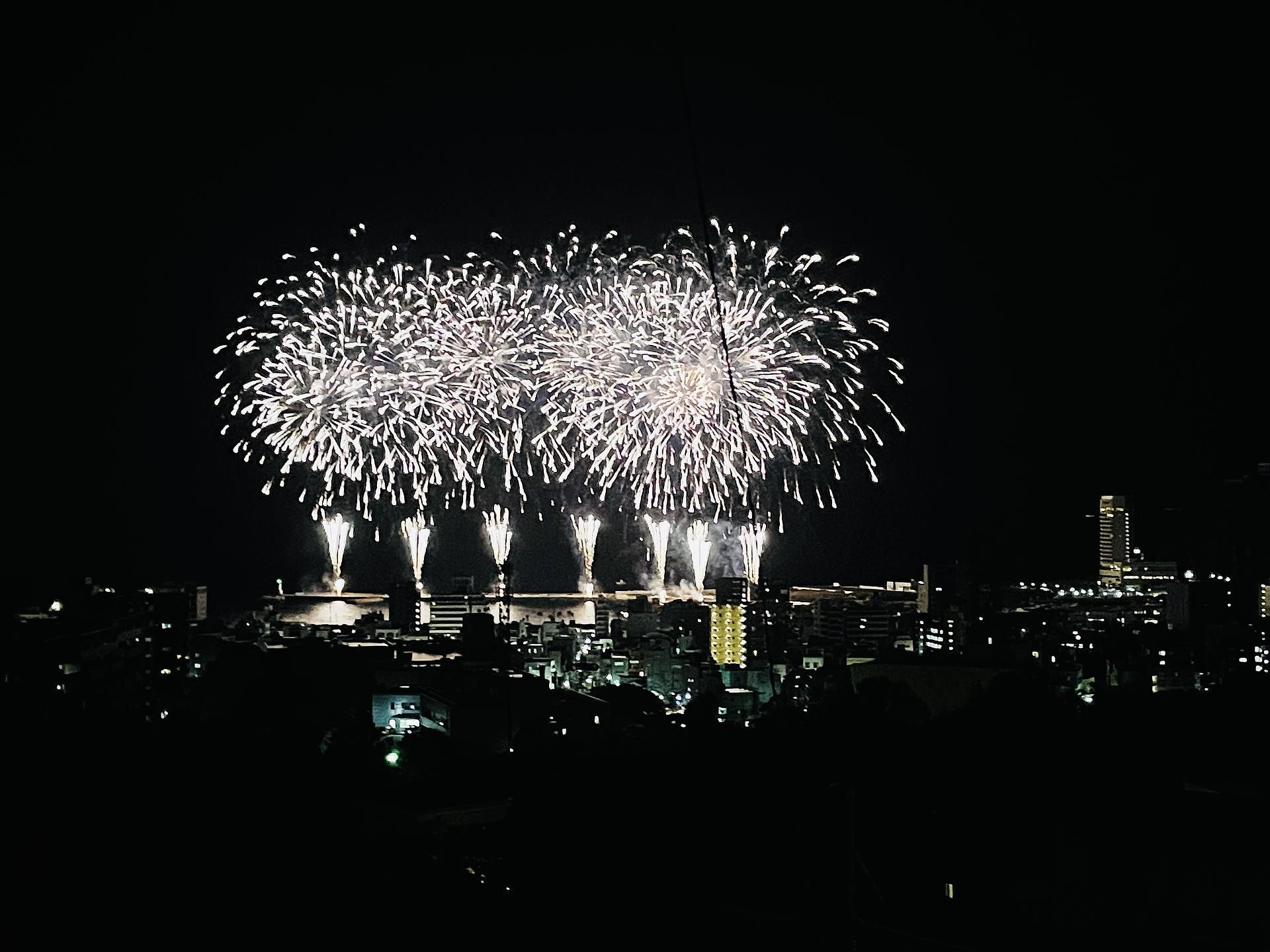 羽衣楼近くから見た熱海花火