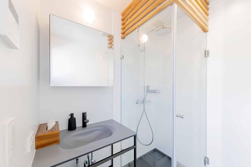 共有シャワールーム(別棟・時間予約制)