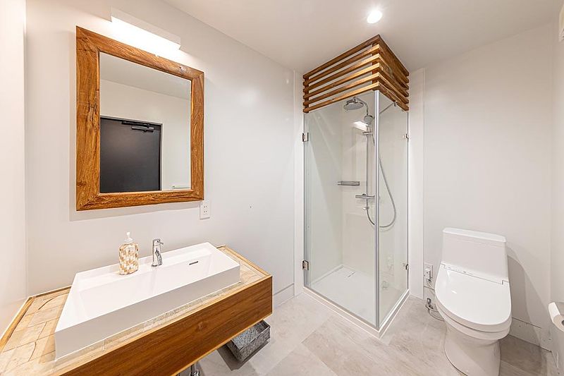 トイレ・シャワー室内完備