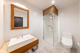 トイレ・シャワー室内完備