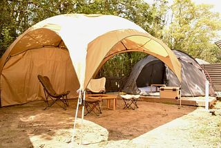 ※夏場や雨の日はターフテント設置。