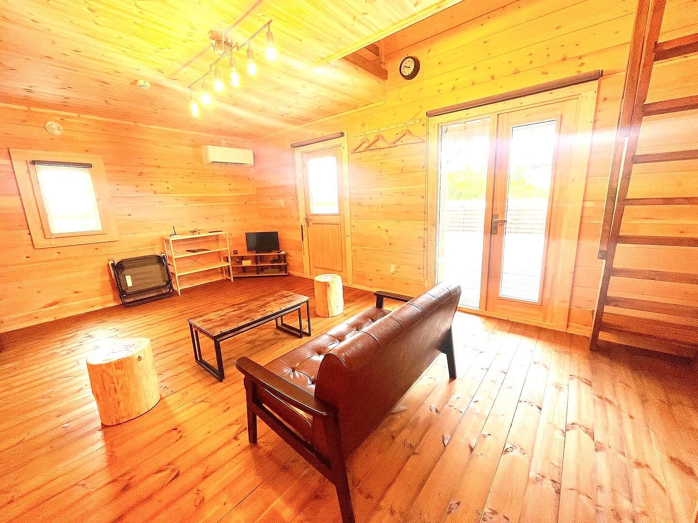 2024年新築の新しいログハウスです