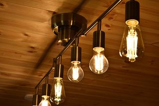 裸電球でおしゃれな雰囲気に