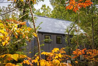 1日1組様限定の一棟貸切。安曇野穂高の静かな森の中で、ゆったりとした時間をお過ごしください。