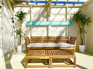 白を基調としたテラス