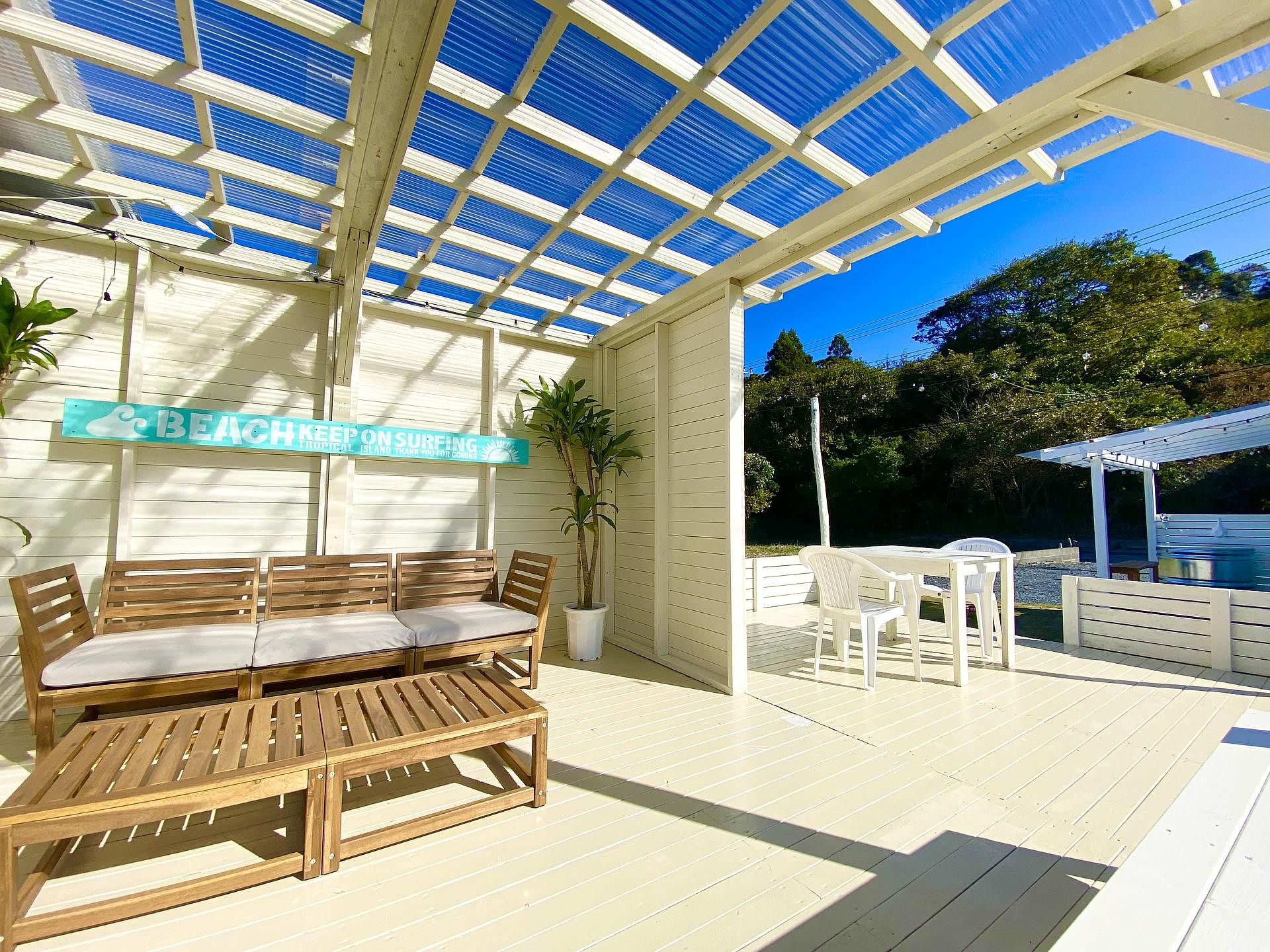 冬の柔らかい日差しが気持ち良い空間となっております。