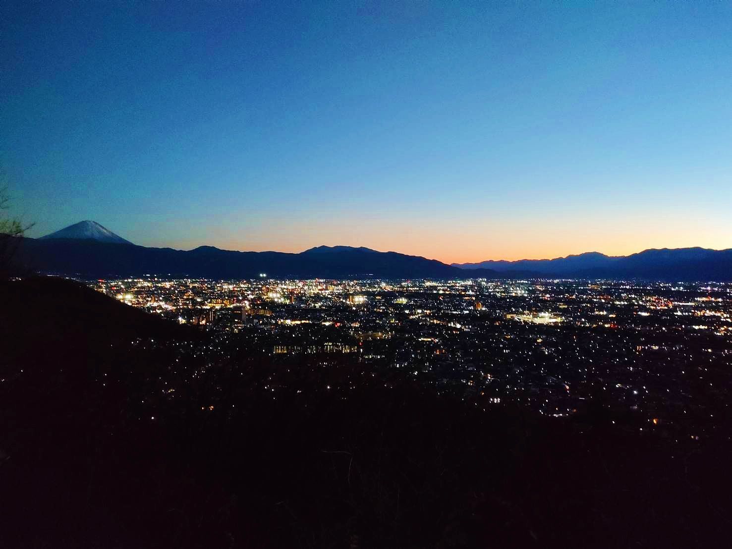 山梨県トップクラスの夜景（甲府盆地）お車で約3分