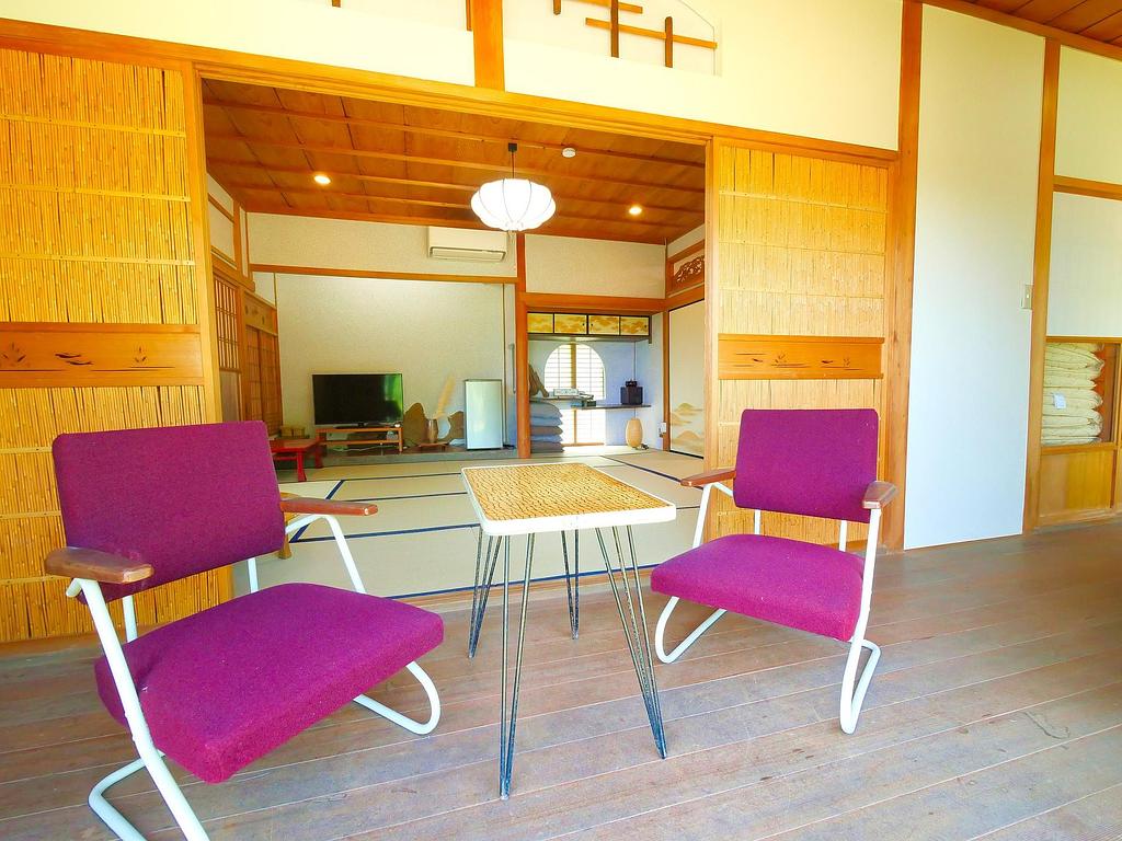 海と自然に囲まれた古民家の雰囲気を感じられる、美浜〜海の見える家〜の室内