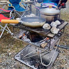 焚き火台、竈門にもなります（有料レンタル）