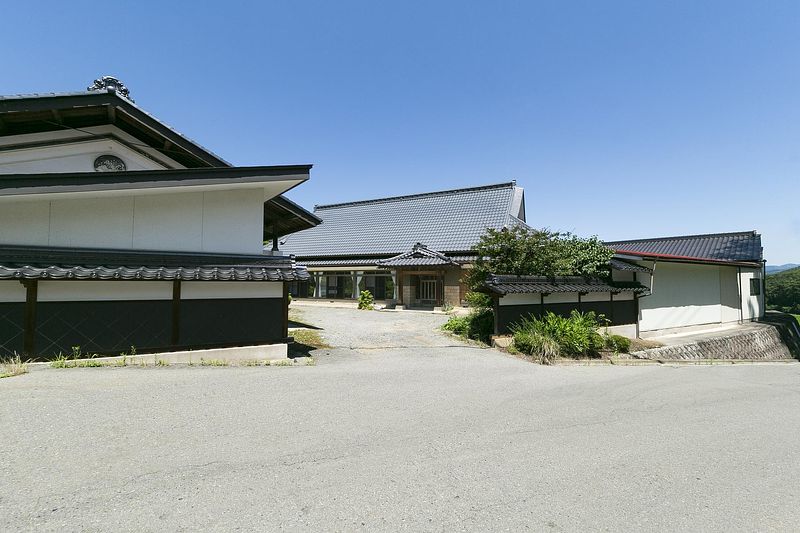 俵屋-大きな屋根の家--image