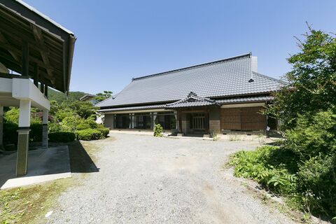 俵屋-大きな屋根の家- / 長野県 伊那・飯田・昼神