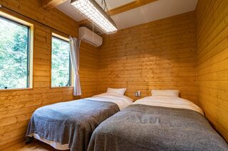 寝室：2人部屋は1階にあります。少人数プランはこちらのお部屋をご利用いただきます。