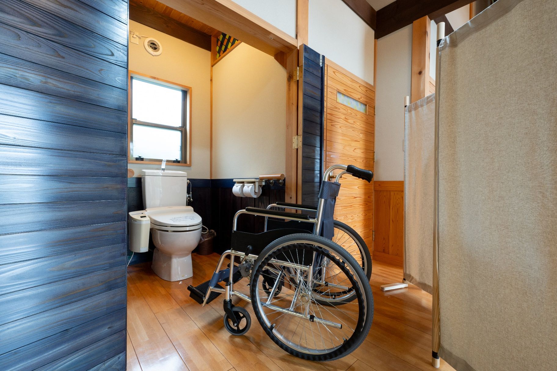 VILLAくるしま海峡　バリアフリートイレ