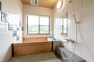 VILLAくるしま海峡　木のお風呂