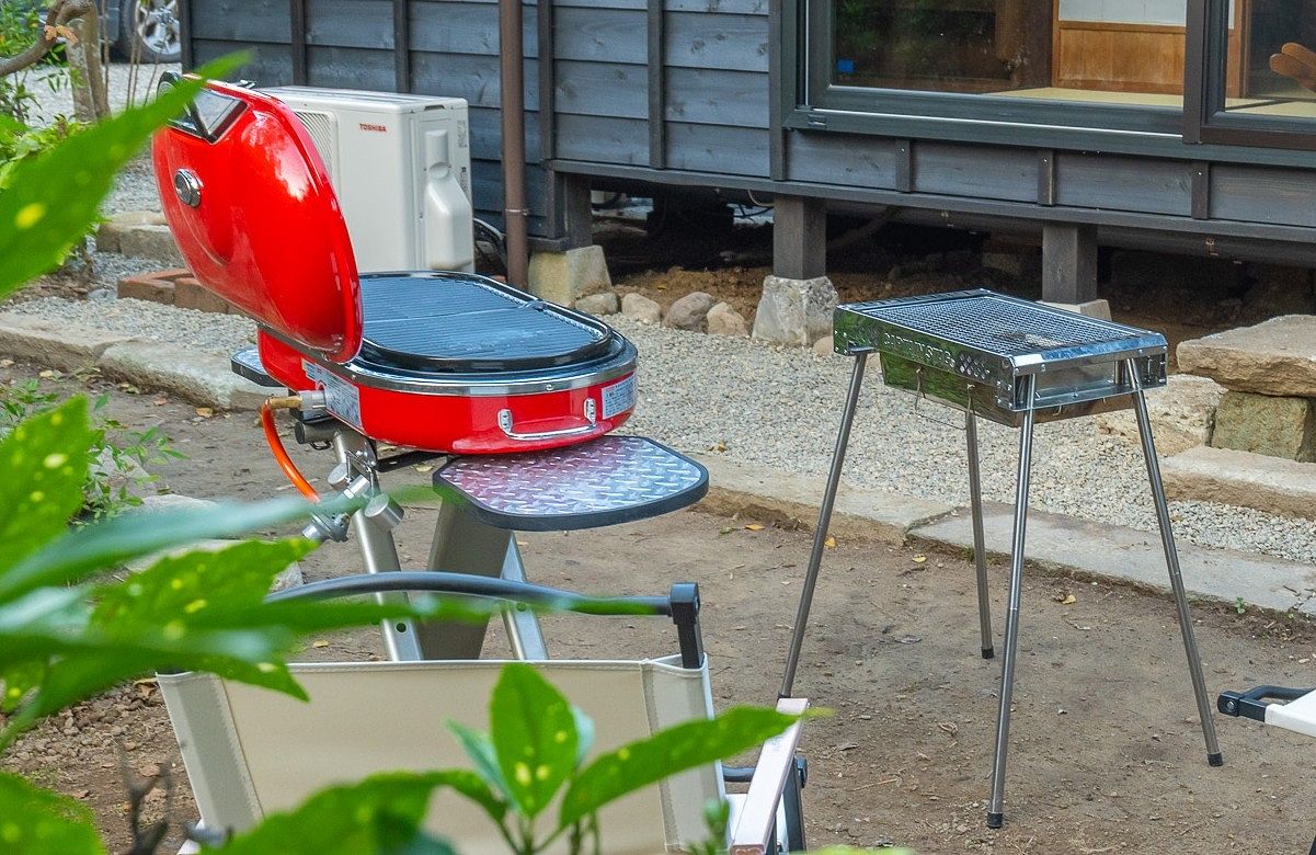 BBQは建物西側の庭に専用スペースがございます。ご利用ご希望のお客様は予約時にお知らせください