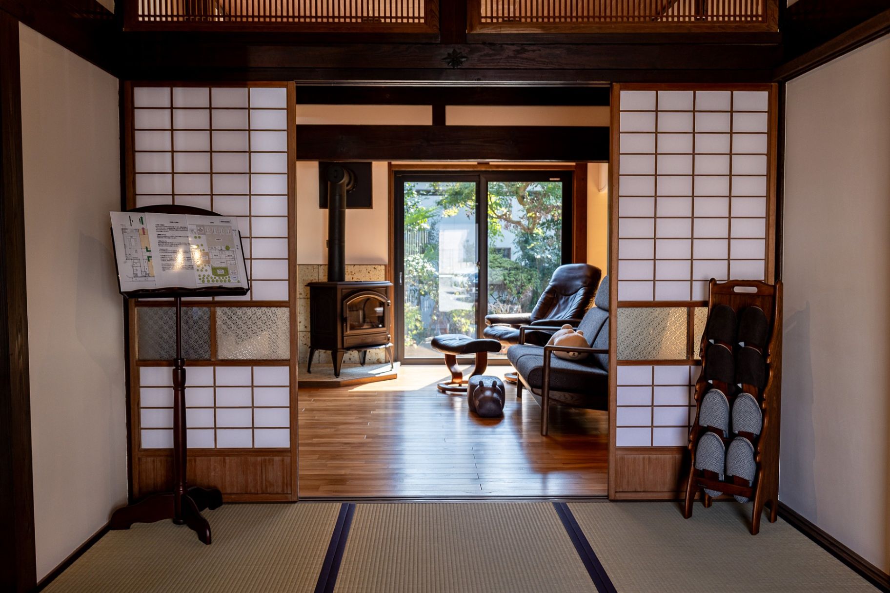 玄関土間からの風景