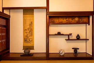 床の間と違い棚