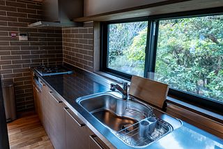 キッチンからも庭が見えます