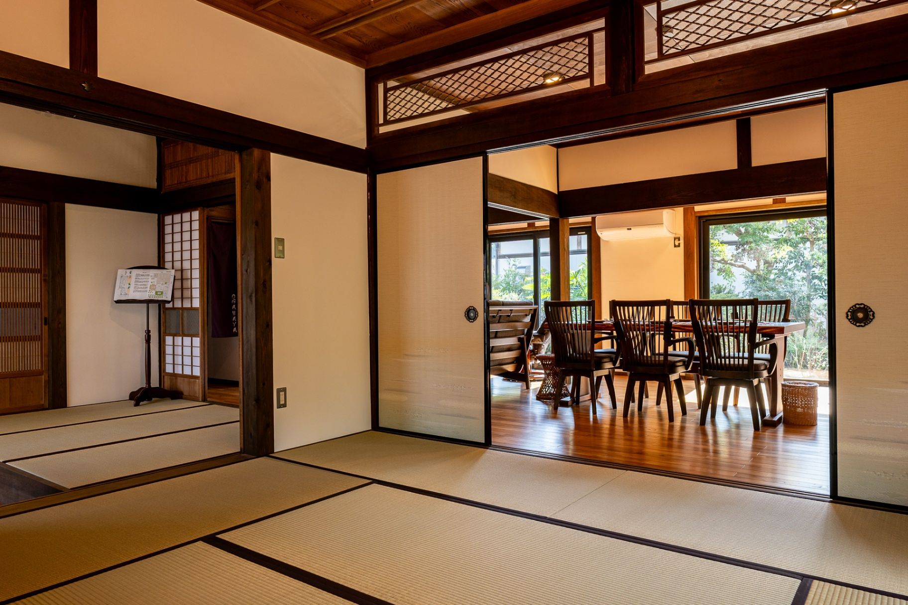 和室8畳から見るLDK