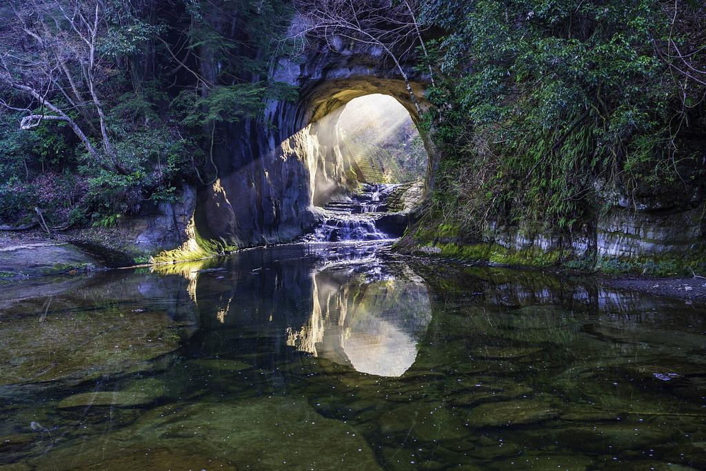 清水渓流広場（濃溝の滝・亀岩の洞窟）