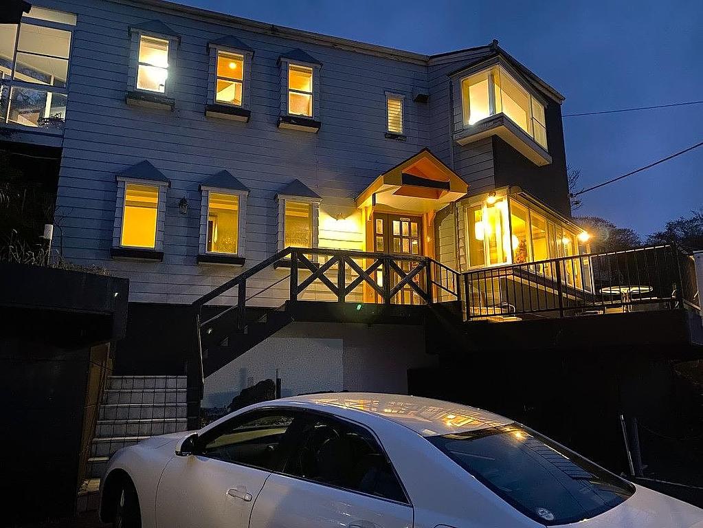 泊まれる居酒屋バル