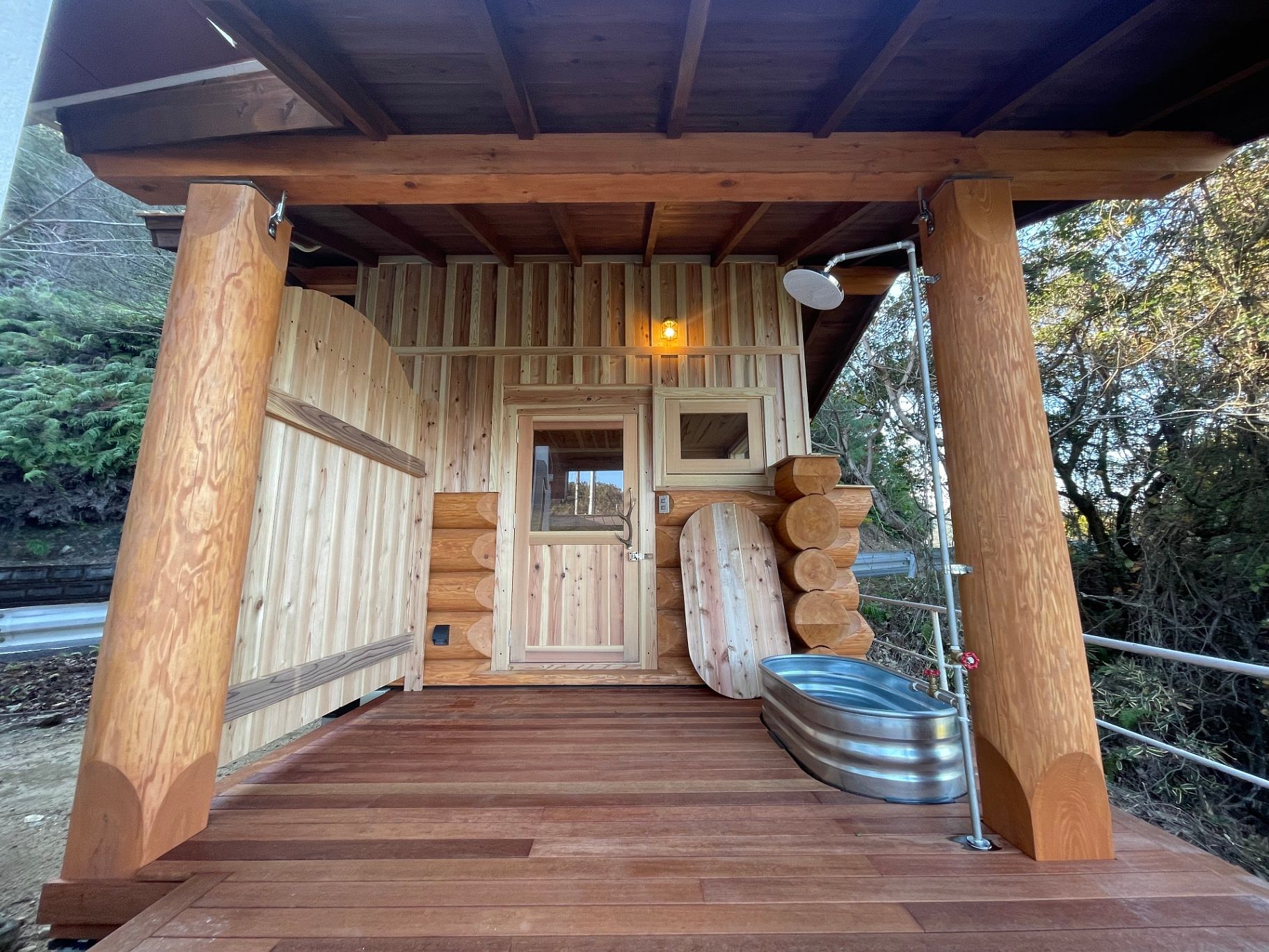 海の見えるログサウナ」