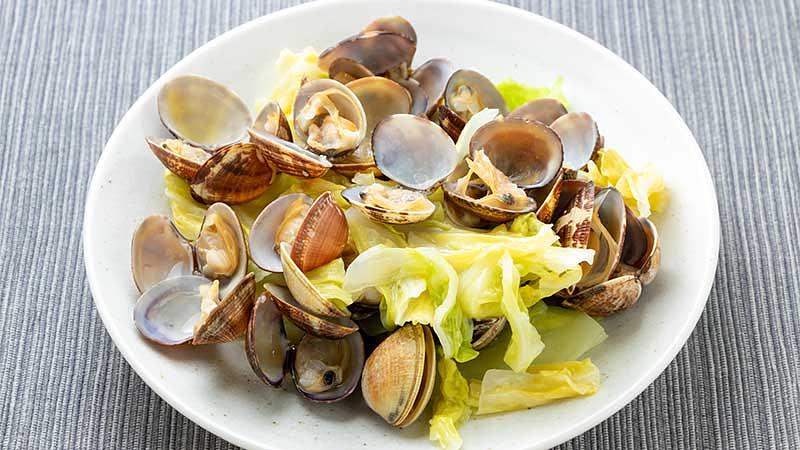 春キャベツとアサリの酒蒸し