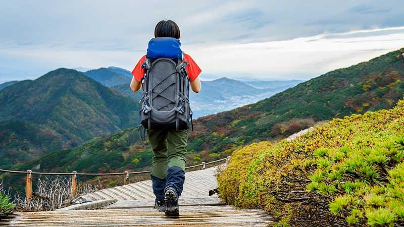 低山ハイキングの服装コーディネート