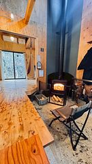 真冬は薪ストーブで室内もポカポカ!