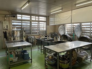 給食室がキッチンに！無料で使用⚪︎