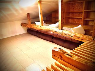 ２階ロフト寝室(布団×３セット)