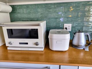 バルミューダ製オーブンレンジ デロンギ製ポット炊飯器
