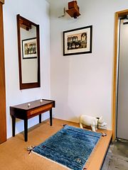 玄関内部 北欧ヴィンテージ家具とギャッベ