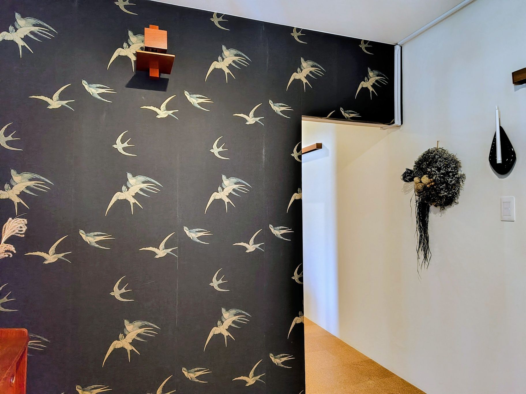 玄関から廊下 Flower Wreath (Akiko Tajima)