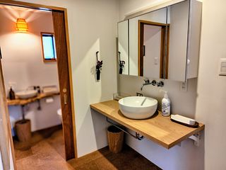 1F 洗面所 洗面ボウル AZZURRA(イタリア製)水洗金具 カクダイ(日本製)