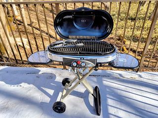 バーベキュー用コンロ(Coleman社製ガスボンベ式)