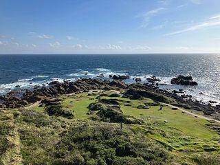【野島埼灯台】白亜の灯台が美しく、展望台からの風景は雄大な太平洋が広がっています。