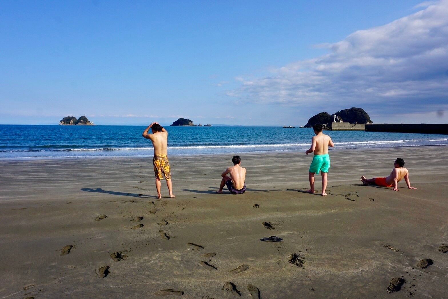 サウナの後は海で天然水風呂＆外気浴